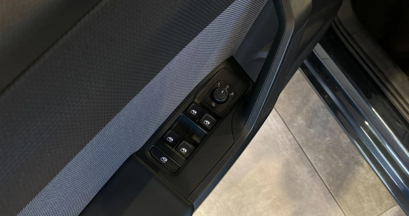 Seat Leon cena 86900 przebieg: 35850, rok produkcji 2022 z Wrocław małe 232
